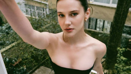 Bakışları hiç değişmemiş! Ünlü oyuncu Alina Boz çocukluk fotoğrafını paylaştı