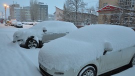 Nisan ortasında kış geri geldi! Yoğun kar 20 santimetreyi aştı
