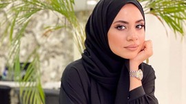 İnstagram fenomeni Ebru Sever Türk, başörtüsünü bıraktıktan sonra yırtmaçlı elbisesiyle poz verdi! "Yazık ettin kendine"