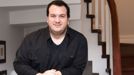 Şahan Gökbakar'ın kardeşini gören şaşkınlığını gizleyemedi! "Recep İvedik'in böyle yakışıklı kardeşi mi varmış?"
