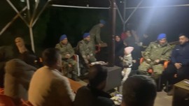 Deprem bölgesinde görev alan Mehmetçik şehit aileleriyle iftar yemeğinde buluştu