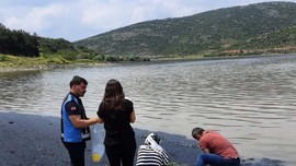 Barajın rengi vatandaşları tedirgin etti! Ekipler apar topar harekete geçip numune aldı
