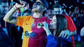 Icardi ile "Aşkın Olayım” şarkısını söylemişti! Ünlü şarkıcı Simge’yi, meslektaşı yerden yere vurdu