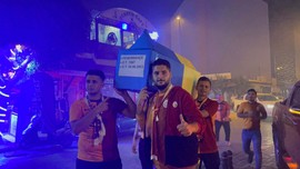Derbi galibiyeti sonrası Galatasaray taraftarından olay sevinç! Fenerbahçe’nin tabutunu kaldırdılar