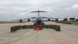 Mehmetçiğin Kosova'ya intikali tamamlandı: Askerler Sultan Murat Kışlası'nda konuşlanacak