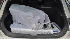 Hatay'da yunus polisleri takibe aldı! Otomobilin barajından bin 500 paket kaçak sigara çıktı!