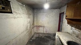 Pes dedirten kiralık ev ilanı! Harabeyi andıran ev için istenen kira hem şaşırttı, hem tepki çekti