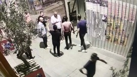 Taksim’de dehşet veren olay! “Burada oturamazsınız” deyip çivili sopalarla saldırdılar