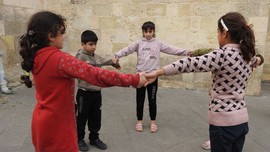 Ülkelerini hiç görmeyen Suriyeli çocuklar gidecekleri için çok heyecanlı