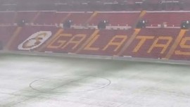 Galatasaray’da AZ Alkmaar maçı öncesi kar yağışı alarmı! Ali Sami Yen beyaza büründü