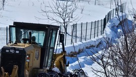 Elazığ'da yoğun kar yağışı etkili oldu. 24 köy yolu ulaşıma kapandı