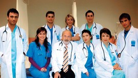 Doktorlar'ın oyuncuları yıllar sonra bir arada! Yasemin Özilhan paylaştı