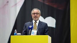 Fenerbahçe Asbaşkanı Hamdi Akın'dan taraftarları kızdıran paylaşım! Tepkiler üst üste gelince kaldırdı