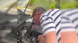 Karabük'te otomobilin motor kısmından bağırışlar geliyordu. Motoru açtıklarında karşılarında 1 tanesini gördüler