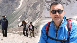 Hakkari'de 20.000 yıldan bu yana doğada aynı yerde duran buzulları görmeye giden vatandaş Türkiye için korkunç bir detayı gördü