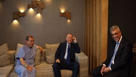 Erdoğan'dan Dursun Özbek'e geçmiş olsun ziyareti