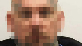 Öfkeli anne, kızına tecavüz etmeye kalkan adamı vurdu