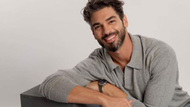 Şükrü Özyıldız kas şov! Üstsüz pozuyla sosyal medyayı salladı