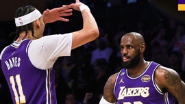 Lakers, Mavericks'i farklı yendi! LeBron James, NBA tarihine geçti