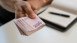 Emekli ikramiyesi faiziyle geri alınacak! Maaşlar bile elden gidebilir