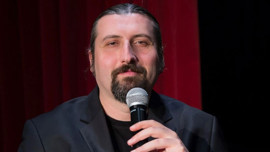 Taciz iddialarıyla gündem olmuştu! Komedyen Mesut Süre sahnelere geri dönüyor