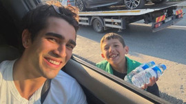 Mert Ramazan Demir'den küçük hayranına jest: Buradan görürsün umarım!