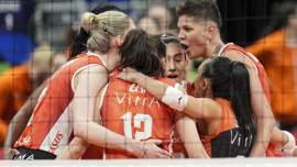 Şampiyonlar Ligi’nde Türk finali! Eczacıbaşı Dynavit, Scandicci’yi yendi, Vakıfbank’ın rakibi oldu
