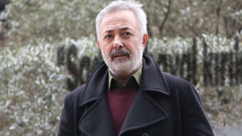 Mehmet Aslantuğ'un acı günü: Yattığın toprak incitmesin!