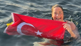 Açık su yüzücüsü Aysu Türkoğlu'ndan tarihi başarı!