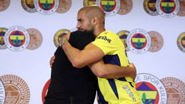 Fenerbahçe'de Amrabat krizi! Yaptığı hareket taraftarı çıldırttı