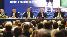 Fenerbahçe'de toplantıdan ayrılık çıktı! 2 isimden 1'i gönderiliyor