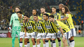 Fenerbahçe'de 4 oyuncu kadro dışı denmişti! Yönetim kararı ortaya çıktı
