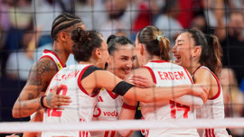 Sizinle gurur duyuyoruz! Filenin Sultanları, Sırbistan’ı devirdi! Avrupa Şampiyonası’nda finale yükseldi