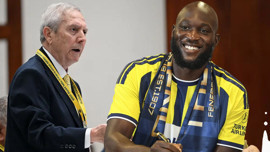 Fenerbahçe'de Aziz Yıldırım'dan Lukaku kararı! +1 yıl daha imza atmıştı