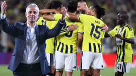 Fenerbahçe'de takımdan gönderileceklerdi! 3 isim İsmail Kartal'ın vazgeçilmezi oldu