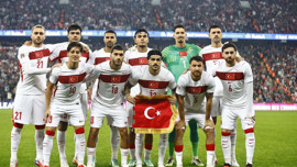 Milli futbolcuya şok tepki! Top ayağına her geldiğinde ıslıklandı!