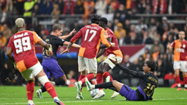 Ali Sami Yen’e iyi başlayan gece kötü bitti! Galatasaray, Barcelona’ya farklı yenildi