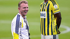 Fenerbahçe'de yeni teknik direktör Kuyt ilk cezayı kesti! Resmi 420 dakika oynamıştı