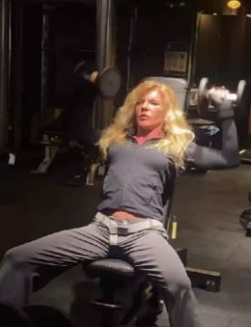 62 yaşında! Ünlü şarkıcı Mazhar Alanson'un eşi Biricik Suden'in son görüntüsü inanılmaz - Resim: 1