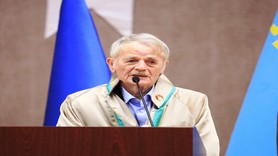 Kırım Tatar Halkının Milli Lideri Kırımoğlu'na Konya'da fahri doktora ünvanı verildi