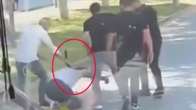 Uşak'ta dehşete düşüren görüntü! Trafikte tartıştıkları kişiyi kemerle boğmaya çalıştılar!