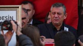 Gülşah Durbay'a veda! Özgür Özel gözyaşlarını tutamadı! '6 ayda bir tabut bayraklıyoruz'