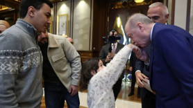 Cumhurbaşkanı Erdoğan, Filistinli Hind Rajab'ın ailesini Külliye'de kabul etti