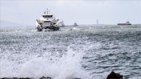 İzmir'de vapur seferleri iptal edildi