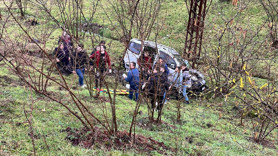 Zonguldak'ta üç araç birbirine girdi! 1'i şarampole yuvarlandı