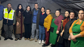 Deniz Çakır, Hataylı depremzedenin sözleri karşısında gözyaşlarını tutamadı! "Kıyameti hiç hayal ettiniz mi?"