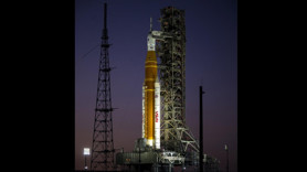 İnsanlık Ay'a dönüyor! Tarihi uçuş başladı