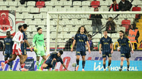 Galatasaray’dan Fenerbahçe’nin puan kaybı sonrası flaş paylaşım!