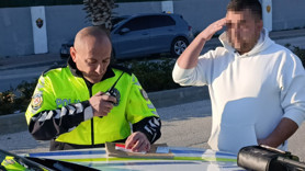 Antalya'da pes dedirten sürücü: Üçüncü kez yakalandı, ehliyetiyle böyle vedalaştı