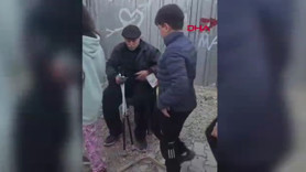 “Dua etsinler yeter” dedi, maaşını mahallede paylaştı